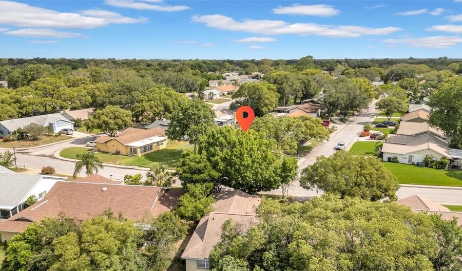 12401 YORKTOWN Ln, Bayonet Point, FL 34667 - 2 Beds, 2 Bath