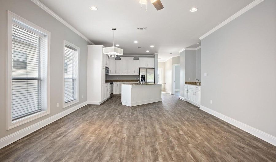 183 Mcdonnell Ave Unit 203, Biloxi, MS 39531 - 2 Beds, 2 Bath