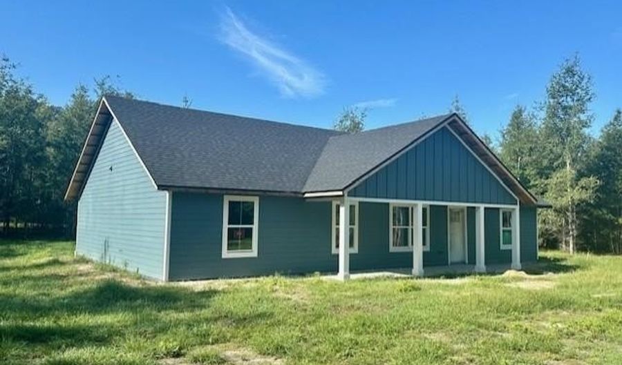 4899 36th St, Bell, FL 32619 - 3 Beds, 2 Bath