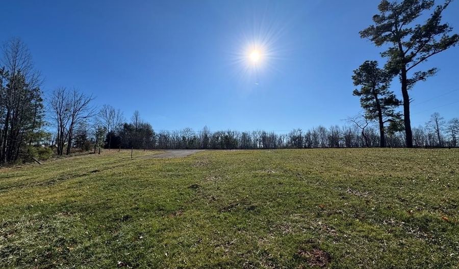 7105 Richmond Hwy, Appomattox, VA 24522 - 0 Beds, 0 Bath
