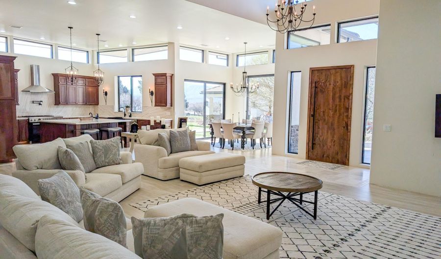 2833 S OLD CHURCH Rd, Camp Verde, AZ 86322 - 4 Beds, 4 Bath