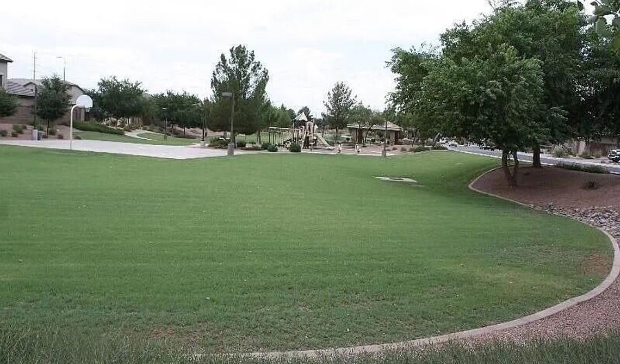 1816 E GLACIER Pl, Chandler, AZ 85249 - 5 Beds, 3 Bath