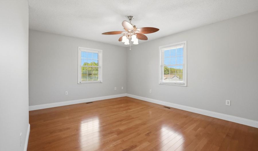 467 Oakmont Rd, Bean Station, TN 37708 - 3 Beds, 2 Bath