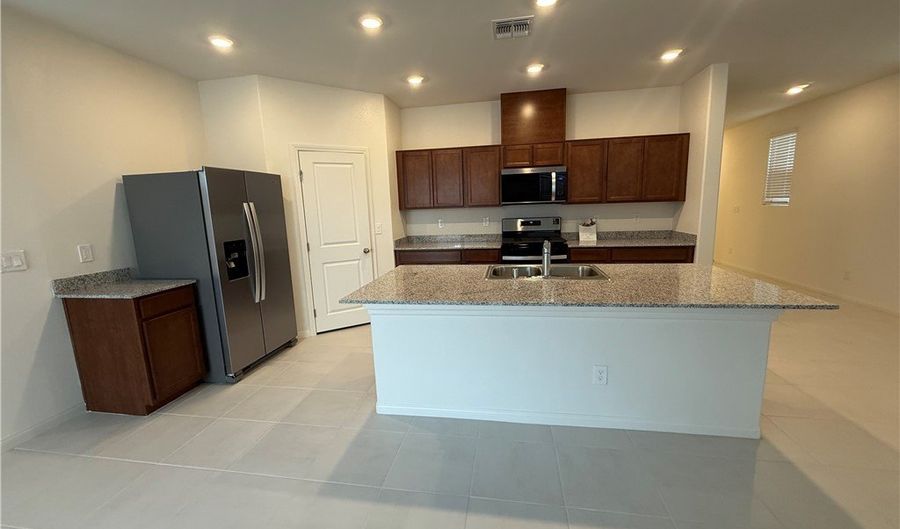 9637 Hinson St, Las Vegas, NV 89139 - 4 Beds, 3 Bath