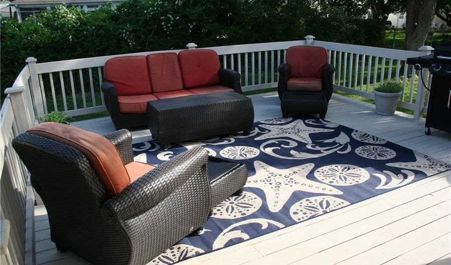 9 Rosita Ave, Bristol, RI 02809 - 3 Beds, 2 Bath
