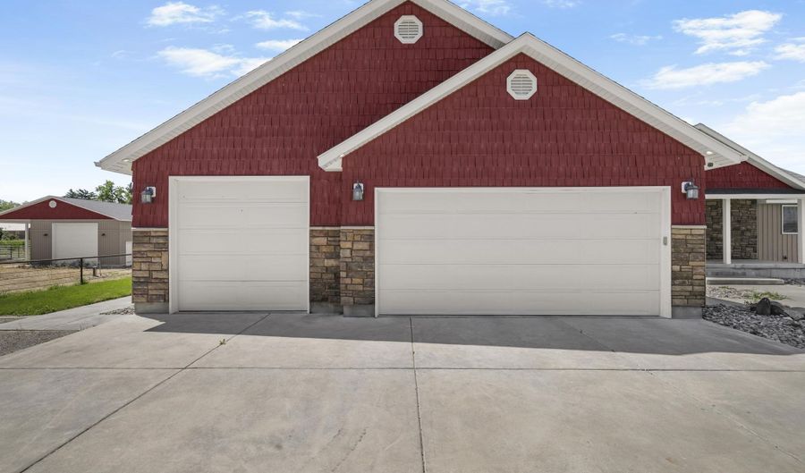 30 N 700 W, Blackfoot, ID 83221 - 4 Beds, 3 Bath