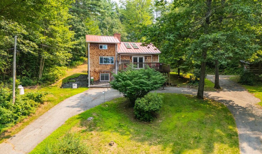 648 Beech Hill Rd, Auburn, ME 04210 - 3 Beds, 3 Bath