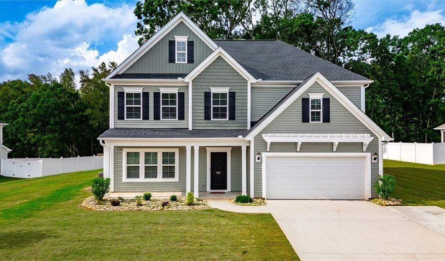 726 Oak Hill Ln, Belton, SC 29627 - 5 Beds, 4 Bath