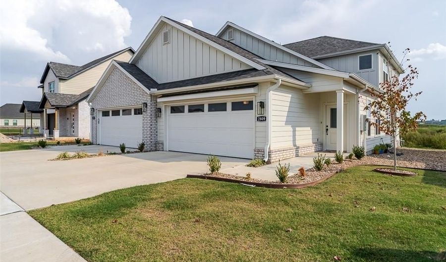 2809 SW Hampshire Ave, Bentonville, AR 72713 - 3 Beds, 3 Bath
