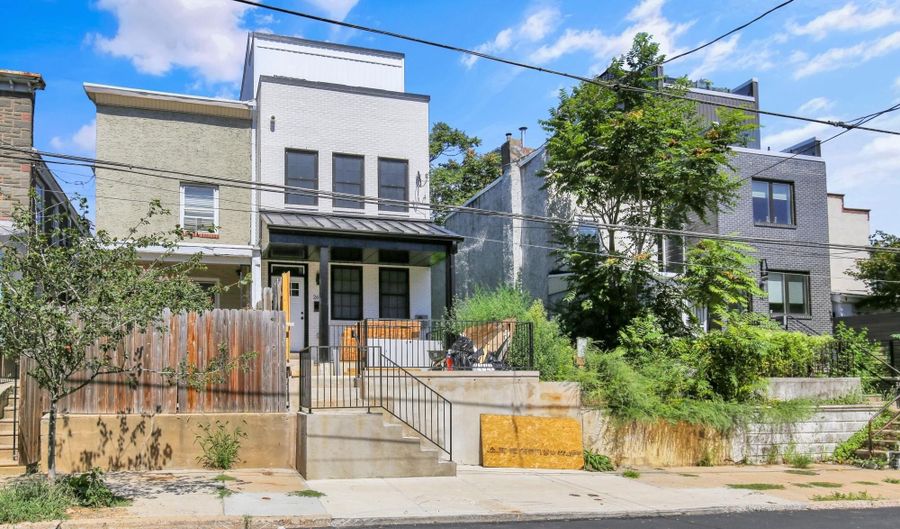 2670 BRADDOCK St, Philadelphia, PA 19125 - 3 Beds, 4 Bath