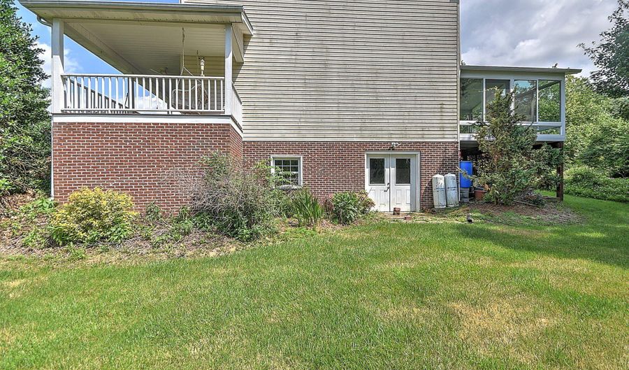 19328 Stirrup Dr, Abingdon, VA 24211 - 4 Beds, 3 Bath