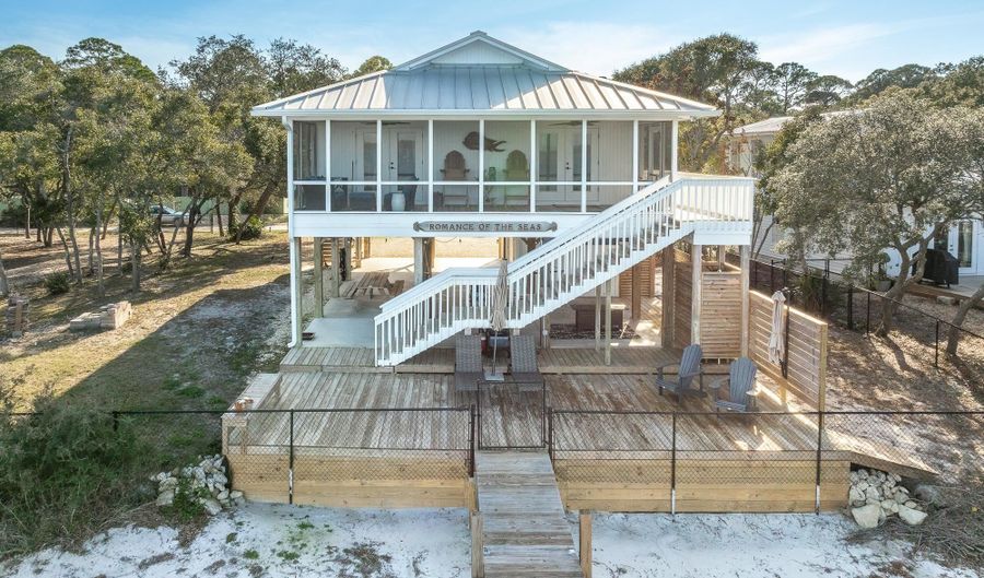 203 Harbor Cir, Alligator Point, FL 32346 - 3 Beds, 2 Bath