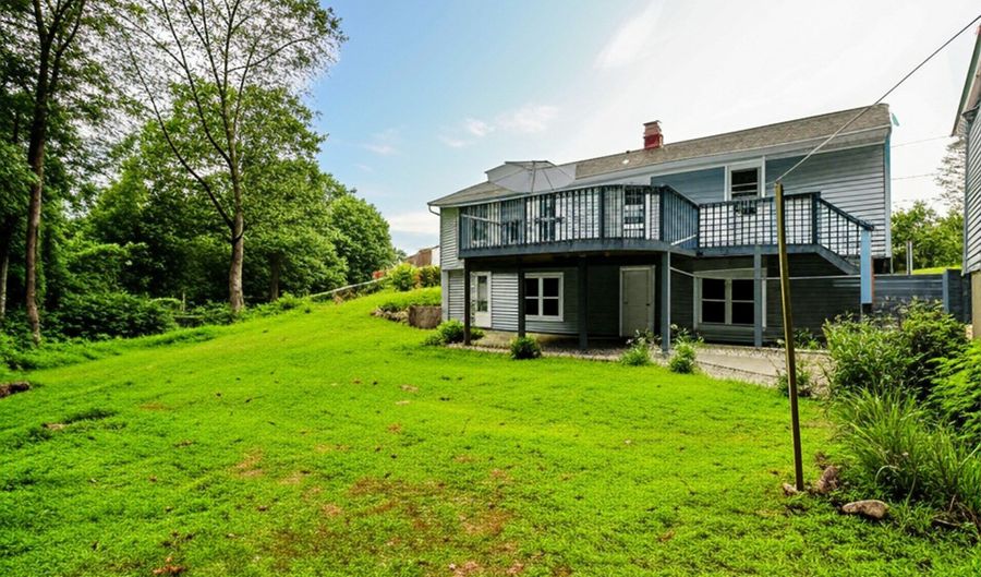 40 Grove Pl, Danbury, CT 06810 - 3 Beds, 2 Bath
