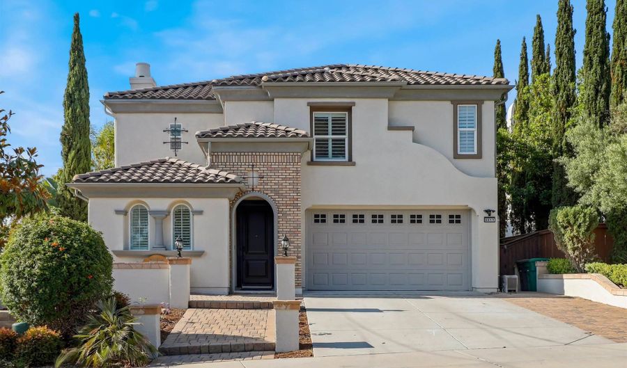 6911 Goldstone Rd, Carlsbad, CA 92009 - 5 Beds, 5 Bath