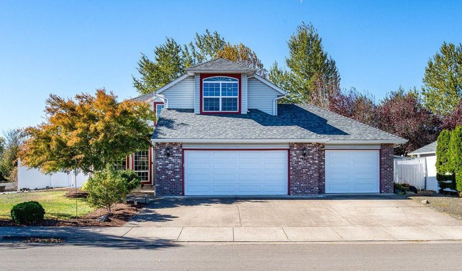 1800 NW GRANDVIEW Dr, Albany, OR 97321 - 4 Beds, 2 Bath