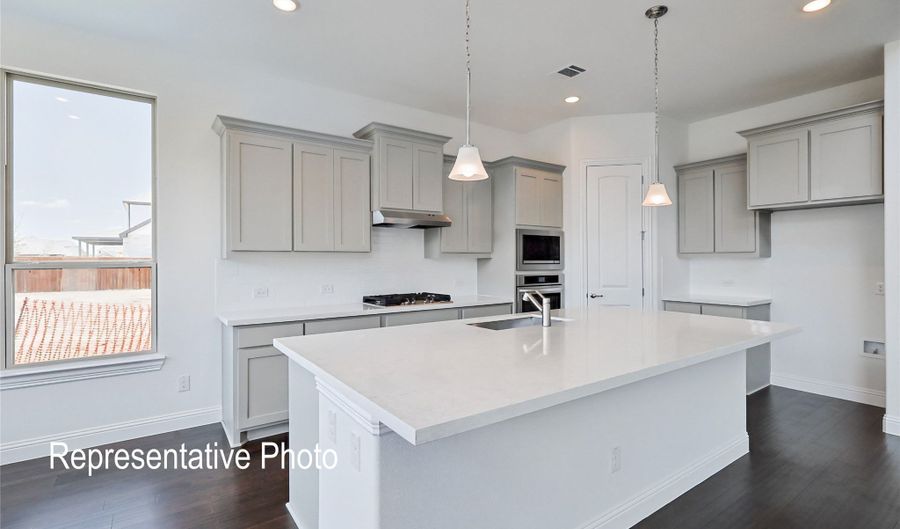 452 Shadowfax Dr, Aledo, TX 76008 - 4 Beds, 4 Bath