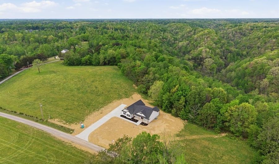 11100 H O Allison Rd, Baxter, TN 38544 - 3 Beds, 2 Bath