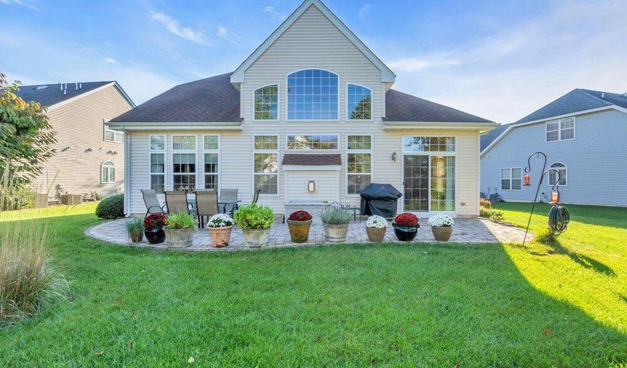 9 Hingham Ln, Barnegat, NJ 08005 - 3 Beds, 3 Bath
