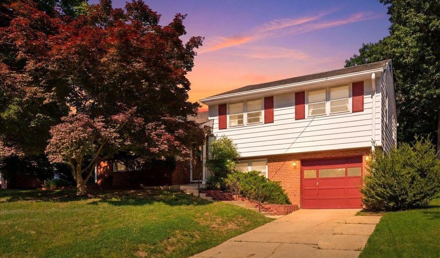 4703 EXETER St, Annandale, VA 22003 - 3 Beds, 2 Bath