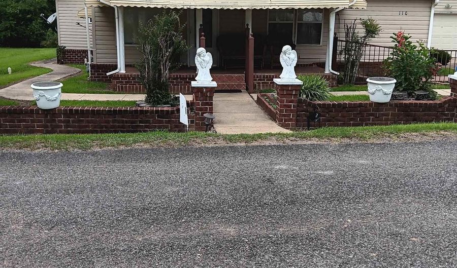 110 3RD Ave, Akron, AL 35441 - 4 Beds, 3 Bath