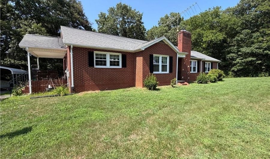 4470 Nc 268, Ararat, NC 27007 - 3 Beds, 2 Bath