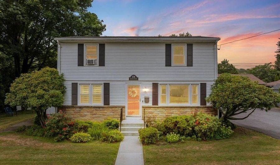 578 Woonasquatucket Ave, North Providence, RI 02911 - 5 Beds, 3 Bath