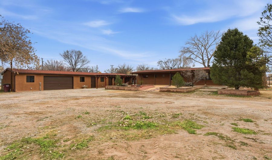 965 W Bosque Loop, Bosque Farms, NM 87068 - 3 Beds, 4 Bath
