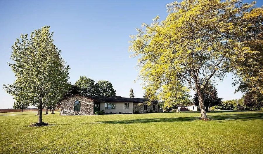 7273 W 100 N Rd, Andrews, IN 46702 - 3 Beds, 3 Bath