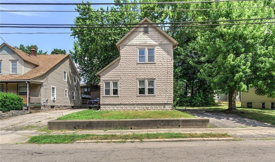 241 Wheeler St, Akron, OH 44304 - 4 Beds, 2 Bath
