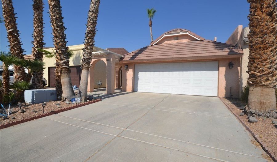 2911 Country Club Dr, Bullhead City, AZ 86442 - 3 Beds, 2 Bath