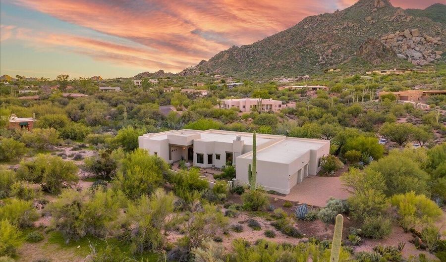 37021 N LAZY BURRO Rd, Carefree, AZ 85377 - 4 Beds, 4 Bath