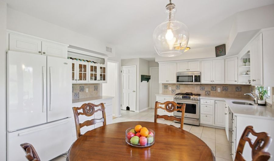 38 VAN DOREN Way, Belle Mead, NJ 08502 - 4 Beds, 3 Bath