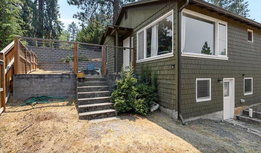 759 S Mountain Ave, Ashland, OR 97520 - 2 Beds, 1 Bath