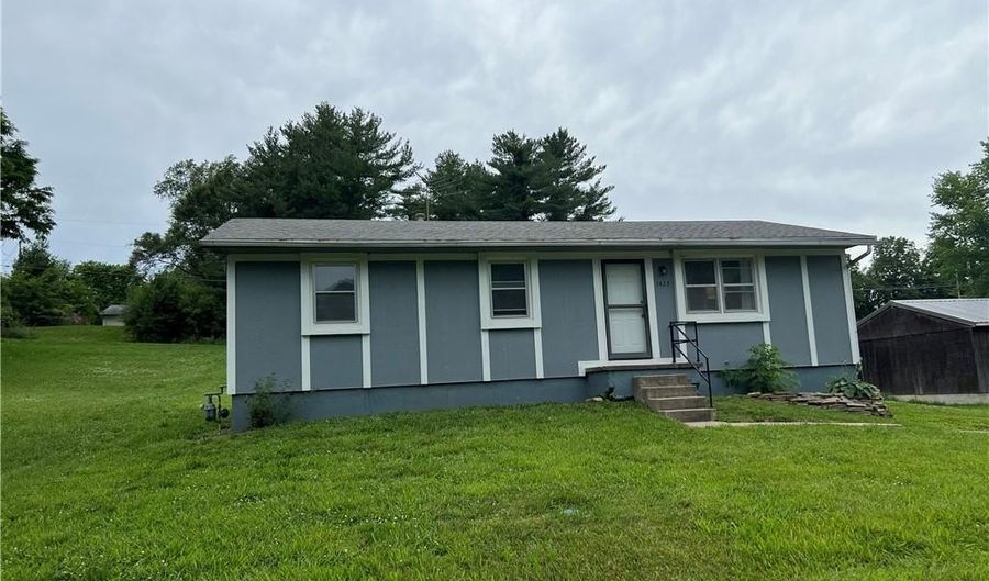 1423 Hickory St, Atchison, KS 66002 - 3 Beds, 1 Bath