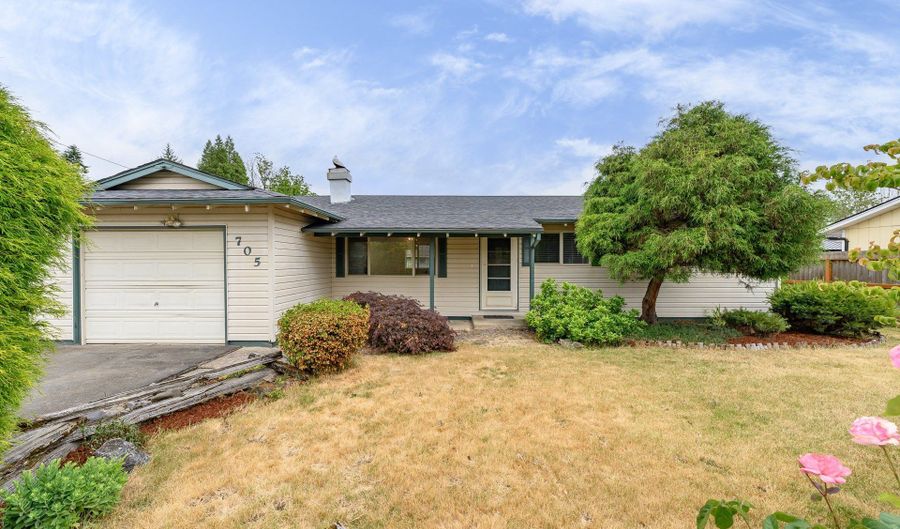 705 GOUCHER St, Amity, OR 97101 - 3 Beds, 1 Bath