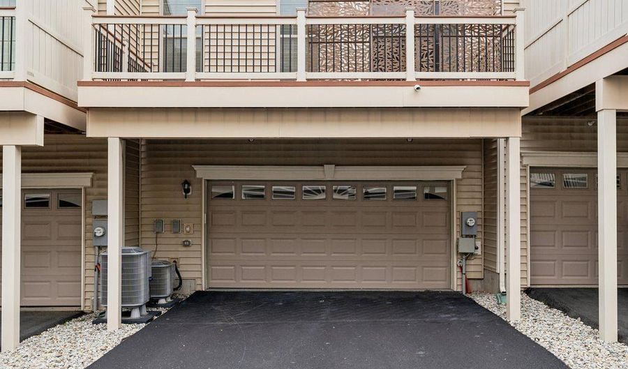 22613 NAUGATUCK Sq, Ashburn, VA 20148 - 4 Beds, 5 Bath