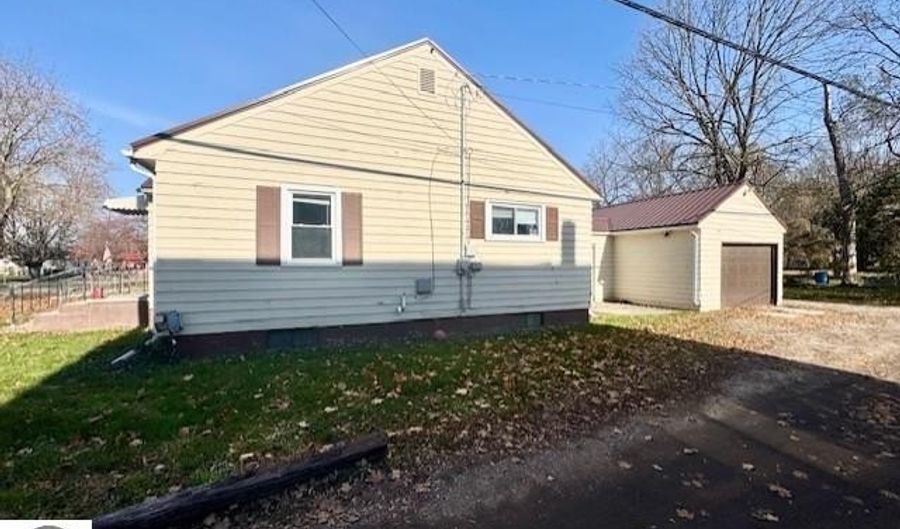 109 Allen Ave, Alma, MI 48801 - 2 Beds, 1 Bath