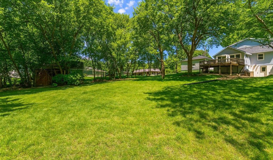 24199 W Beach Grove Rd, Antioch, IL 60002 - 3 Beds, 2 Bath