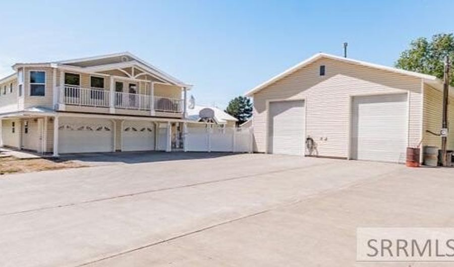 2585 Hillam Ave, Ammon, ID 83406 - 4 Beds, 3 Bath