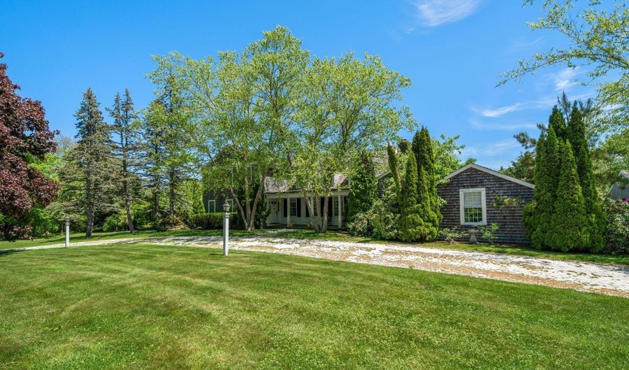50 0 Indian Trl, Barnstable, MA 02630 - 5 Beds, 5 Bath