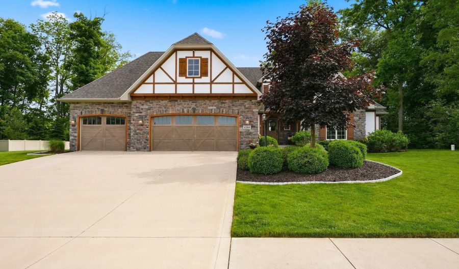 6264 Deer Hollow Rd, Auburn, IN 46706 - 5 Beds, 4 Bath