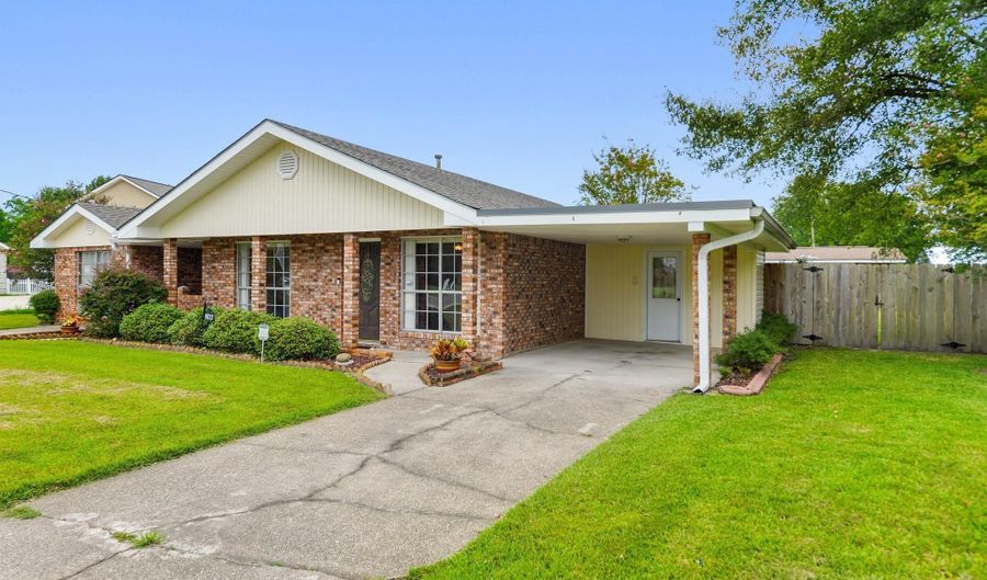 603 Beyer Dr, Bay St. Louis, MS 39520 - 3 Beds, 1 Bath