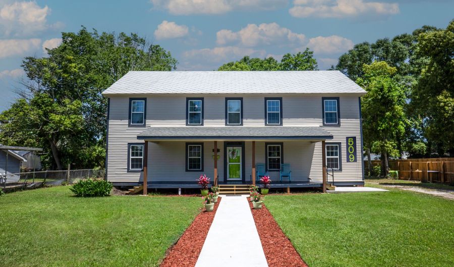 509 E Saint Victor St, Abbeville, LA 70510 - 4 Beds, 4 Bath