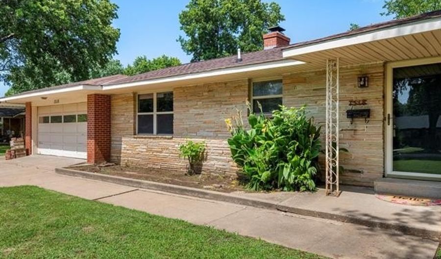 1518 Arbor Dr, Bartlesville, OK 74006 - 3 Beds, 2 Bath