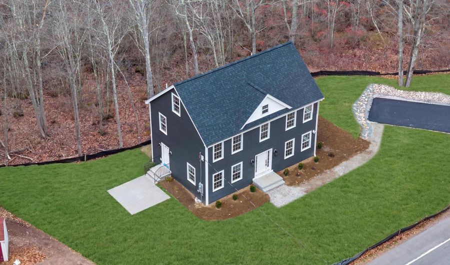 335 Raymond Rd, Chester, NH 03036 - 3 Beds, 3 Bath