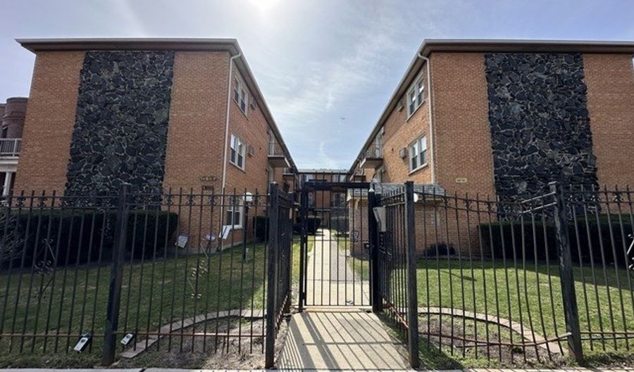 1727 W TOUHY Ave 5, Chicago, IL 60626 - 2 Beds, 2 Bath