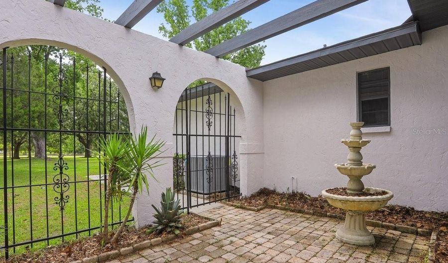 8804 NW 176TH TERRACE Ter, Alachua, FL 32615 - 3 Beds, 3 Bath