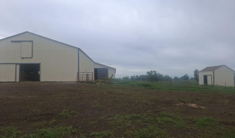 38706 114th St, Barnard, SD 57426 - 2 Beds, 2 Bath