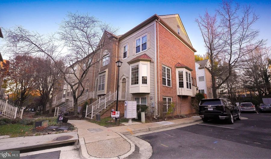 6012 RICKETTS Walk, Alexandria, VA 22312 - 4 Beds, 4 Bath