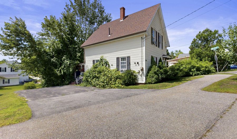 149 S Main St, Auburn, ME 04210 - 3 Beds, 1 Bath